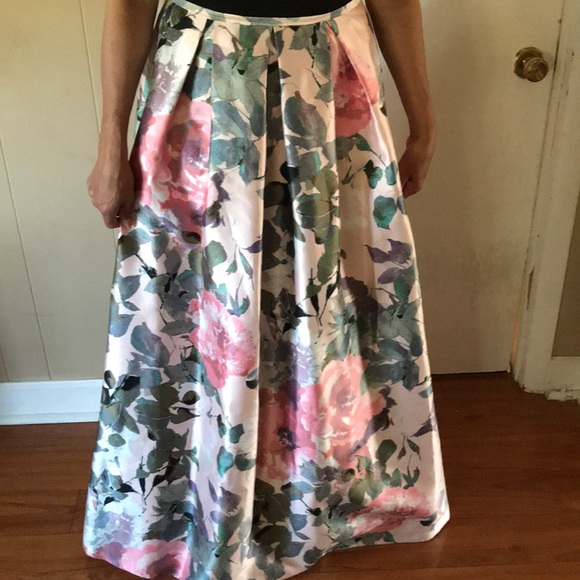 Sangria flower pattern long dress - Picture 6 of 8